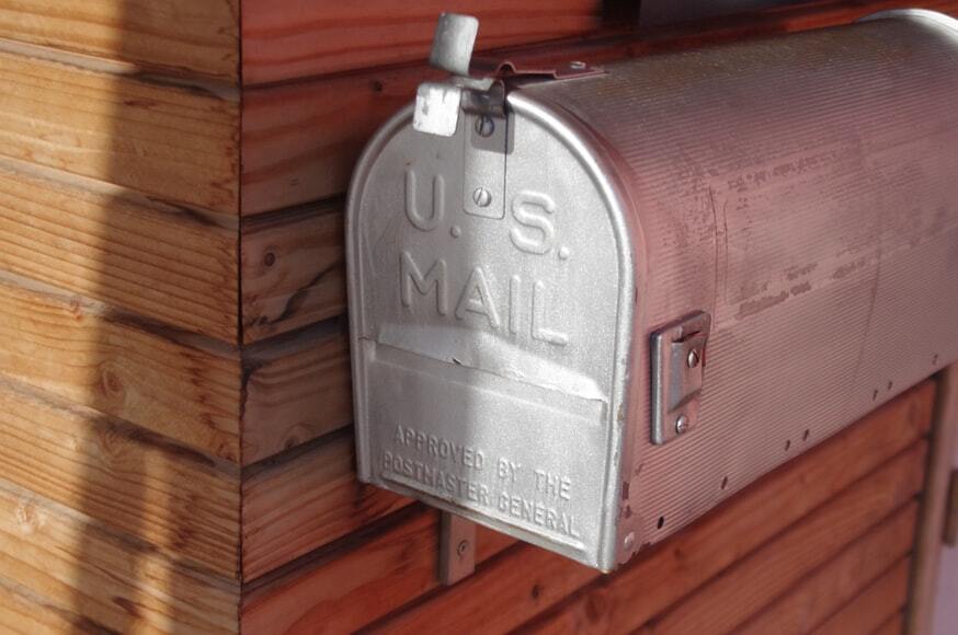 Photo of a USPS Mailbox at someoneâ€™s home
